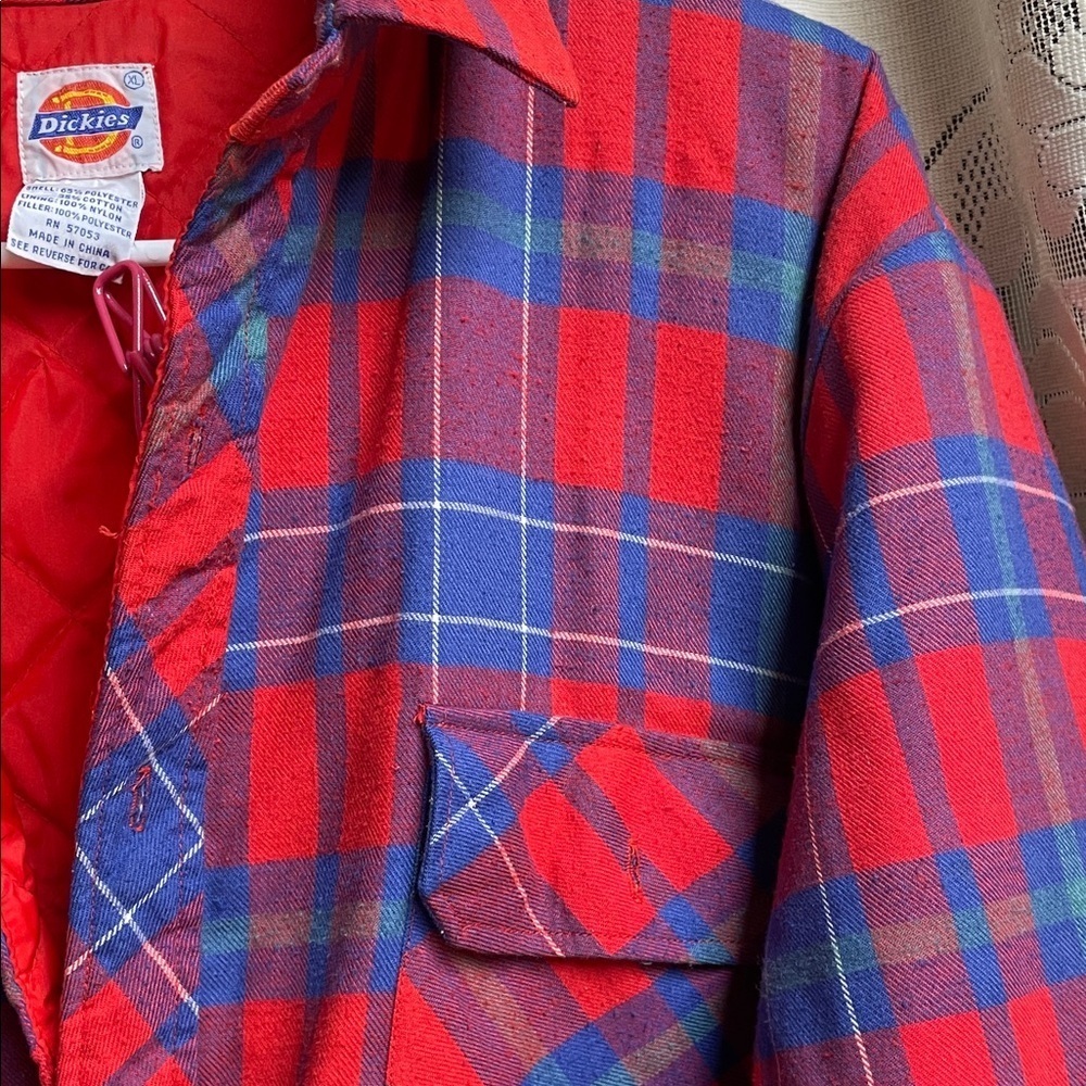 90’s Dickies Vibrant Red and Blue Plaid  Quilted Shirt with Pockets - Picture 4 of 8